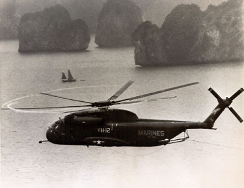 An HMH-463 Helo Minesweeping