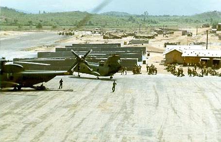 Grunts, grouped into "strings," at LZ Ross